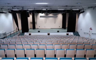 El auditorio del Centro Cultural Benjamín Palencia de Ensanche de Vallecas permanece cerrado por una incidencia